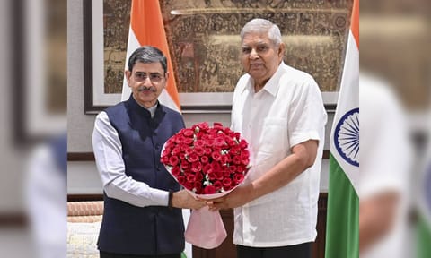 Vice President Jagdeep Dhankhar with Tamil Nadu Governor R.N. Ravi during a meeting at Vice President's Enclave, in New Delhi (PTI)&nbsp;