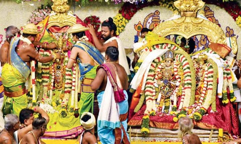 Celestial wedding of Goddess Meenakshi with Lord Sundareswarar being performed by priests at the Madurai temple on Thursday ( Photo: Saravanabava )