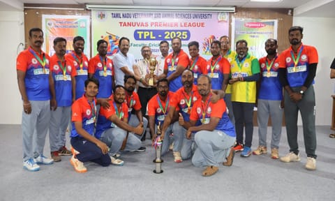 Salem team with the trophy