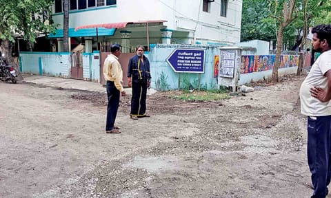 CMWSSB officials started the work of re-laying in Periyar Nagar
