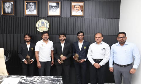 Dy CM Udhayanithi Stalin with GM Aravindh Chithambaram, GM R Praggnanandhaa,&nbsp; &nbsp; &nbsp; &nbsp; GM D Gukesh