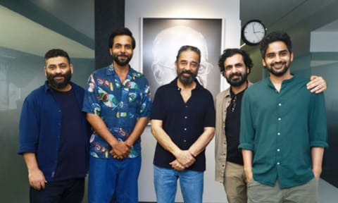 Actor Abhishek Banerjee with Kamal Haasan (IANS)&nbsp;