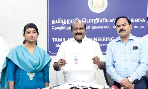 Tamil Nadu Higher Education minister Govi Chezhiaan&nbsp;