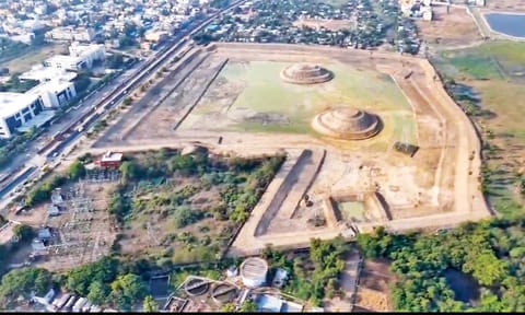 Aerial view of the restored Thangal Lake in Sholinganallur&nbsp;