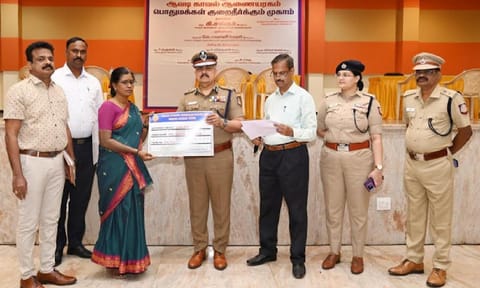 &nbsp;Avadi City Police Commissioner K Shankar  handing over properties to owners
