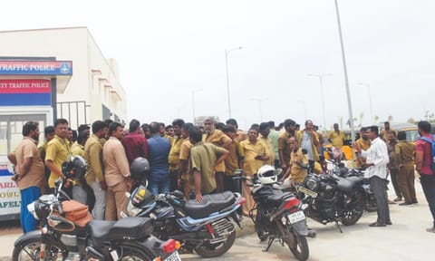 Two groups of auto drivers arguing for want of space at the IBT in Panjapur on Friday