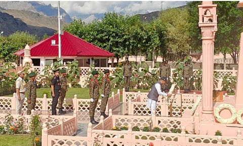 Ministers lay wreaths at the Kargil War Memorial (PTI)