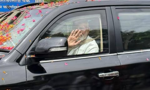 Prime Minister Modi holds roadshow in Tiruchy (IANS)