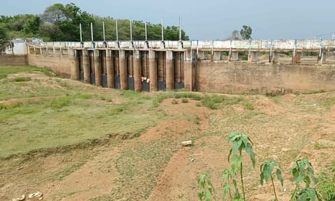 A view of the Ponneri lake or Cholagangam