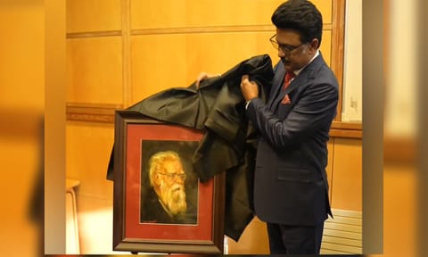 Tamil Nadu CM Stalin unveils Periyar portrait at Oxford University (Photo/X/@mkstalin)