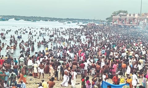 Rameswaram witnessed a surge in devotees at the sacred Agni Theertham to perform rituals and ancestral offerings in observance of Mahalaya Amavasai