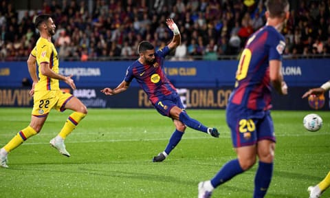 Ferran Torres take a shot to score Barcelona's opener&nbsp;