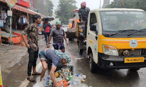 More than 1,700 conservancy workers were deployed across the city to remove the garbage accumulated.&nbsp;