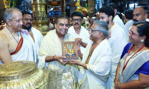 Mukesh Ambani visits Guruvayur Temple (PTI)&nbsp;