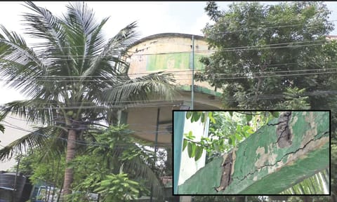 &nbsp;Crumbling OHT inside Vandalur ICDS&nbsp;