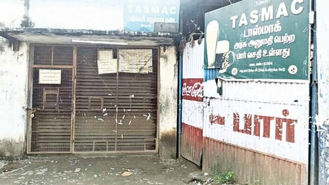 500 Tasmac outlets closed, can't wind up overnight: TN Minister S Muthusamy