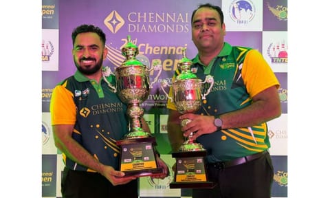 Mahipal Singh and Benigopal L with the trophies&nbsp;