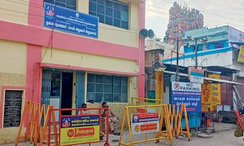 Police protection at the HR&amp;CE office near Tiruparankundram Murugan temple