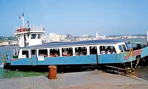 A ferry boat packed with tourists in Kanniyakumari