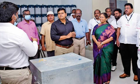 DEO and Coporation Commissioner Kumaragurubaran during the preliminary verification of EVMs at Chintadripet on Thursday&nbsp;