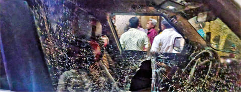 Windows of the victim?s car thrashed by the gang