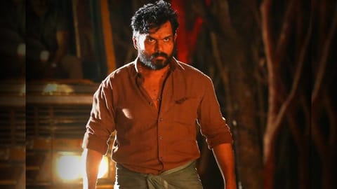 Karthi's look from Kaithi