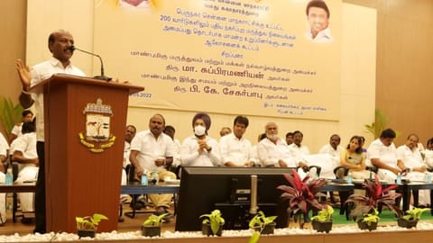 Ma Subramanian addressing a gathering of councillors at the Ripon Building