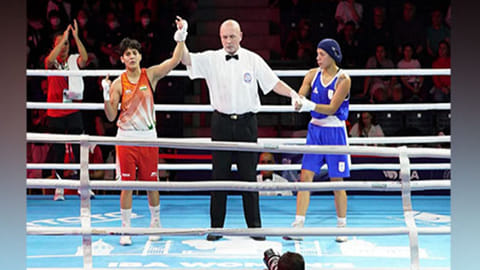 Indian boxer Shiksha in red