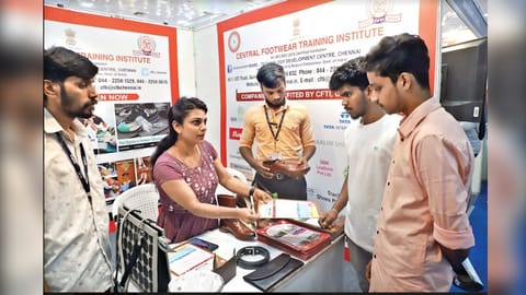Students throng edu expo, enquiries pour in