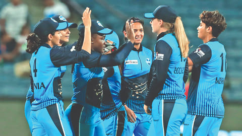 Supernovas celebrates the wicket of Smriti Mandhana