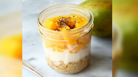 Oats Mango Smoothie