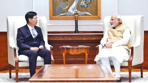 Foxconn?s Chairman Young Liu with PM Narendra Modi