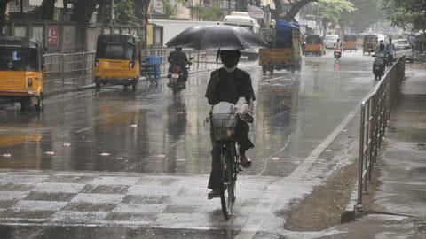 As far as Chennai is concerned, a few areas to receive rains for the next 48 hours due to heat convection.