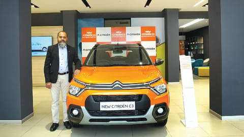 Citro?n new phygital showroom
