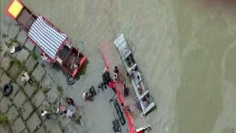 The bus crashed into the railing of a bridge between Khalghat and Thigari around 10 am to 10.15 am