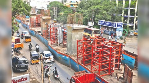 Ongoing construction work between Porur and Iyaapanthangal