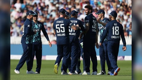 Team England players celebrating the win