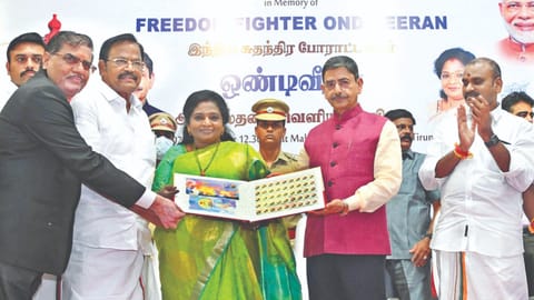 Governor R N Ravi releasing a commemorative postage stamp on freedom fighter Ondiveeran at a
programme in Tirunelveli on Saturday.