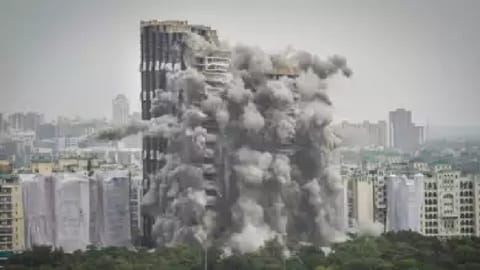 Screengrab of the demolition of  Supertech twin towers in Noida