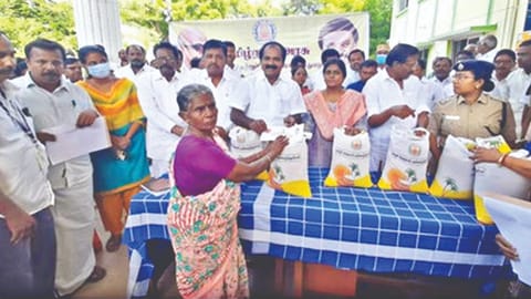 '813 families affected due to heavy  discharge from Kollidam'