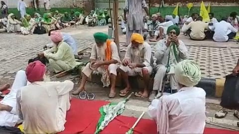 Farmers reach Jantar Mantar as Delhi borders witness massive jams
