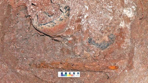 Iron sword found in an urn in Keeladi