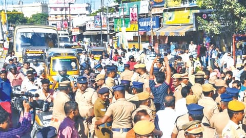 Over 100 PFI functionaries held in NIA raids in 15 states