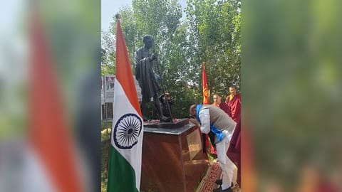 Rajnath Singh paid tributes to Poojya Bapu