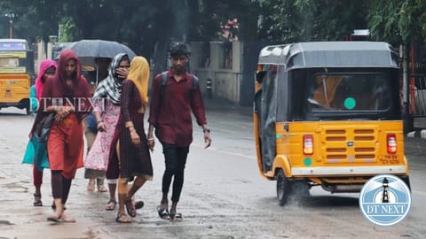 Light to moderate rain accompanied by thunderstorms is likely to occur in a few areas of the Chennai.