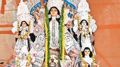 Gandhi look-alike as Asura at Kolkata puja pandal