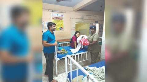 Tirupattur stationmaster?s wife delivers child at Arakkonam Railway Station.