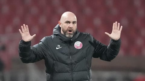 Qatar coach Felix Sanchez