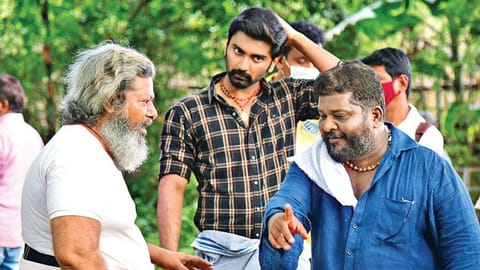 Still from Pattathu Arasan shooting spot