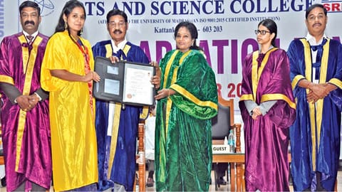 Telangana Governor Tamilisai Soundararajan awarding degrees to SRM students